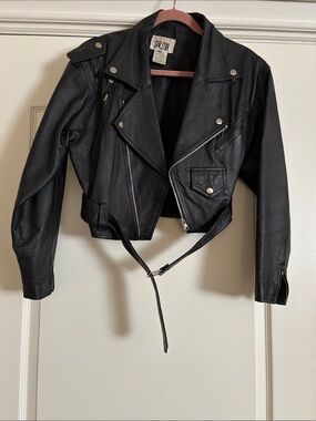 VINTAGE STAR CODY Black Leather Cropped Biker Jacket with Belt